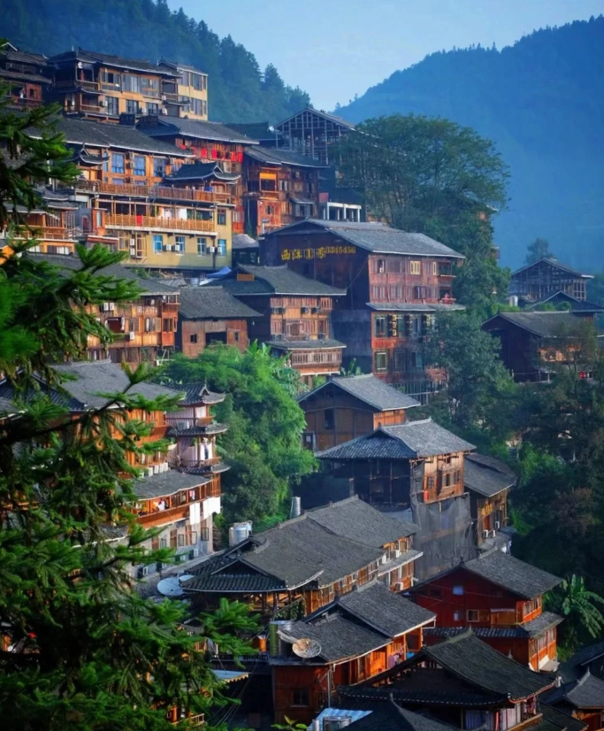 黔山黔水，贵州千里画卷